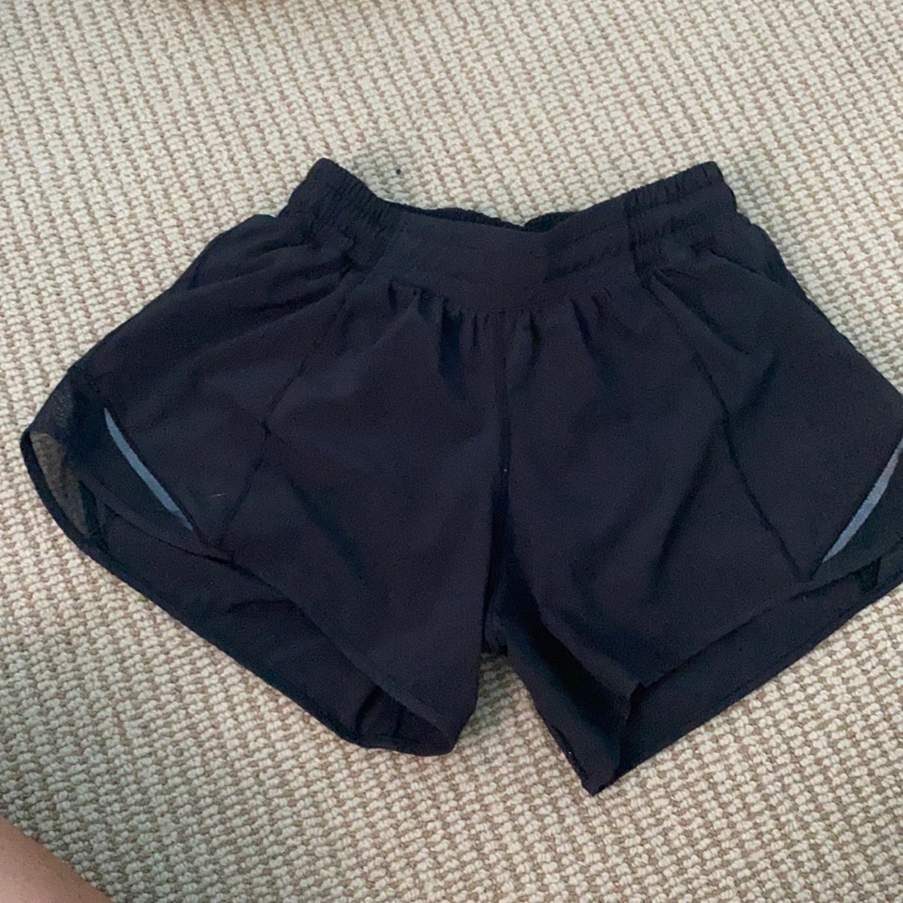 Lululemon hotty hot 4”